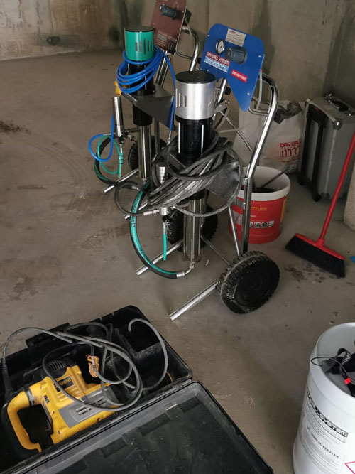 Il materiale e le apparecchiature per l'intervento di impermeabilizzazione